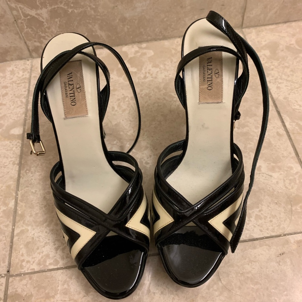 Valentino Black and White Platform Heels Sz37